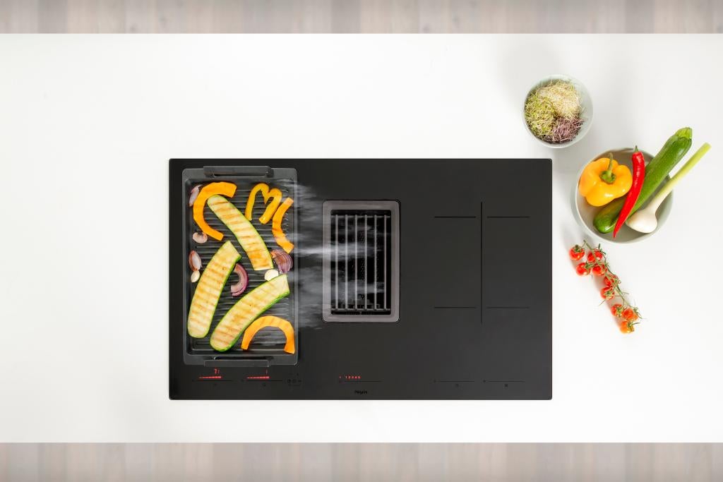 In feite NIEUWE Pelgrim Inductiekookplaat met afzuiging 83cm, Witgoed en Apparatuur, Kookplaten, Ophalen, 4 kookzones, Zo goed als nieuw