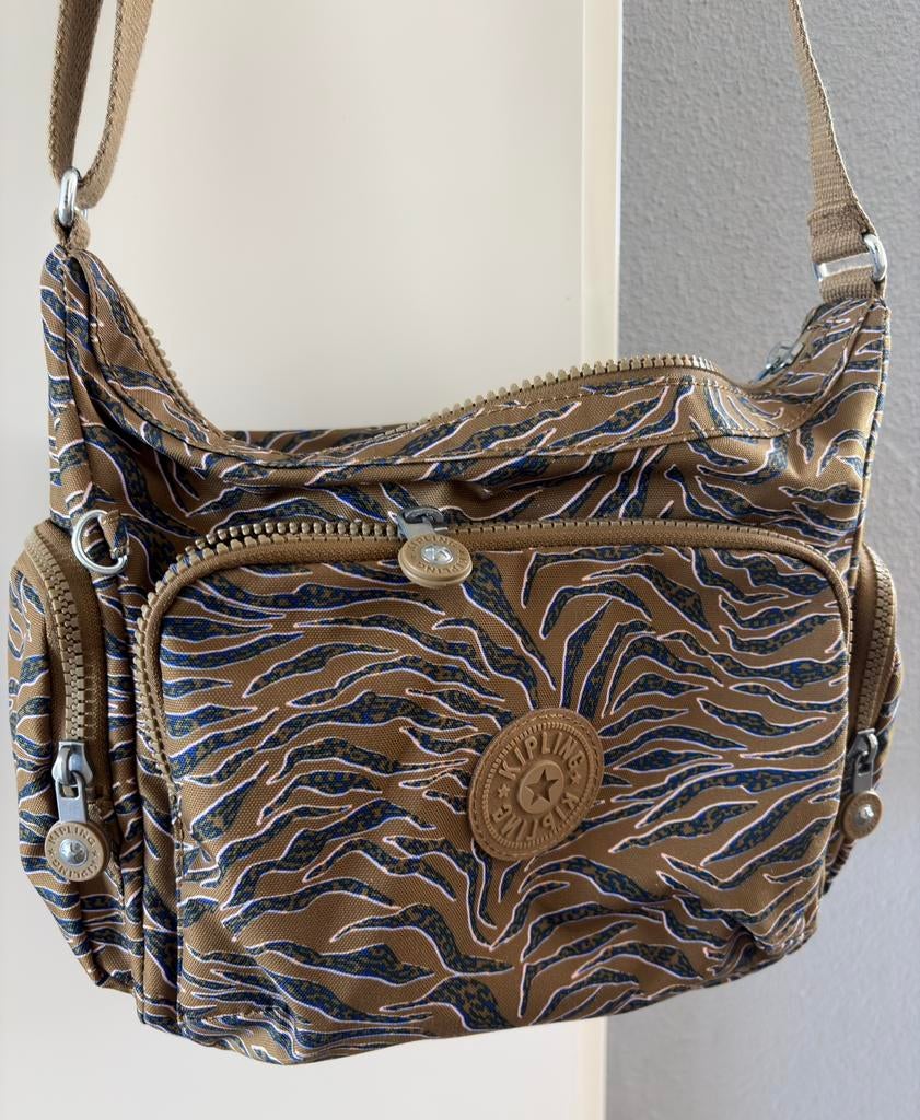 Kipling crossbody tas GABB S in bruin blauw motief & etui, Sieraden, Tassen en Uiterlijk, Tassen | Damestassen, Zo goed als nieuw