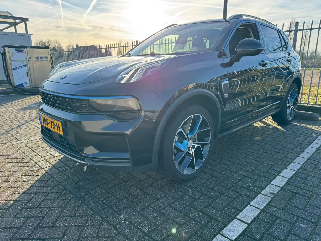 Lynk & Co 1.5TD 261pk 360 Phev 2022 Zwart, Stof, 1800 kg, 179 pk, Zwart