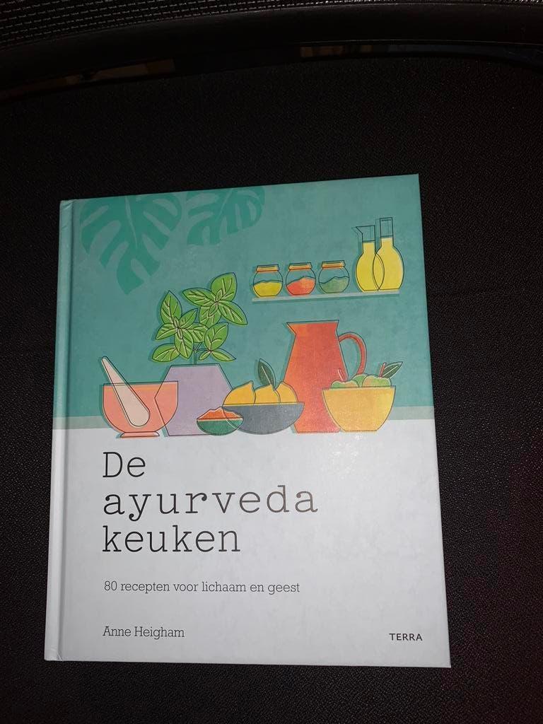 Anne Heigham - De Ayurveda keuken, Anne Heigham, Azië en Oosters, Ophalen of Verzenden, Zo goed als nieuw