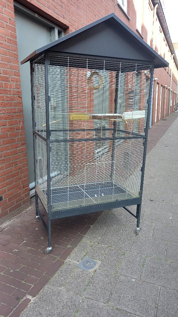 2x vogels kooi Volière, Ophalen, Zo goed als nieuw, Metaal, Volière