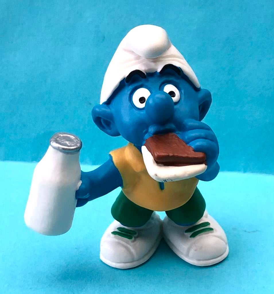 Smurf met boterham en melk , smurfen., Verzenden, Zo goed als nieuw, Verschillende Smurfen, Poppetje, Figuurtje of Knuffel