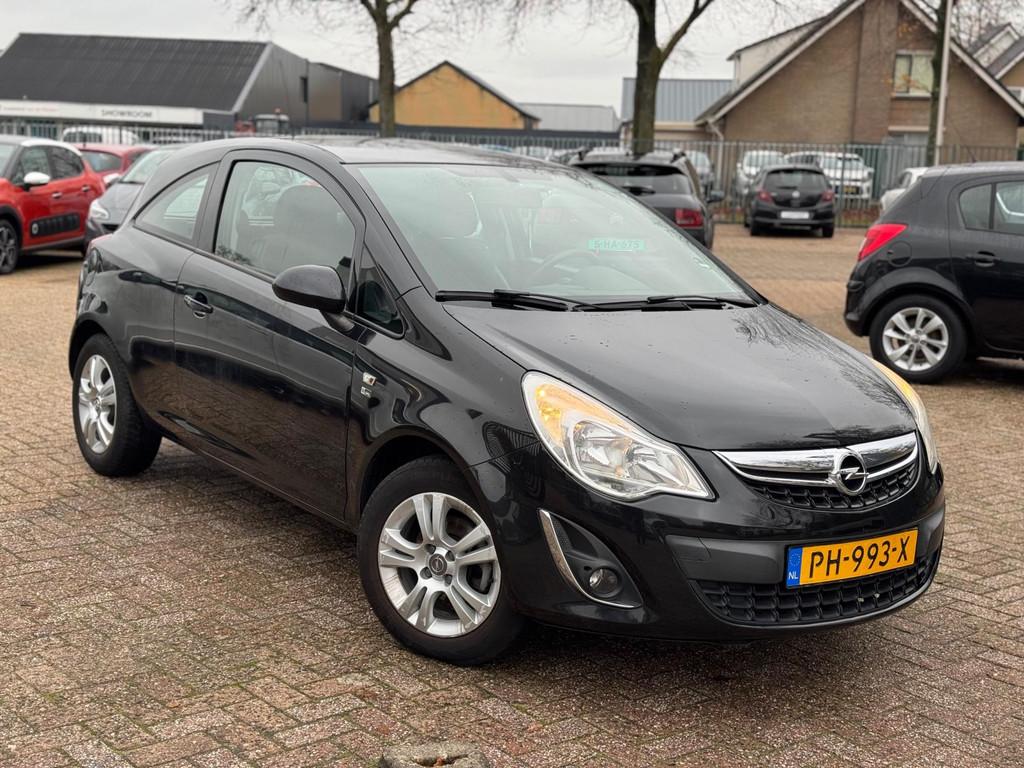 Opel Corsa 1.2-16V Cosmo NAVIGATIE AIRCO CRUISE CTRL, Voorwielaandrijving, Euro 5, 4 cilinders, Electronic Stability Program (ESP)