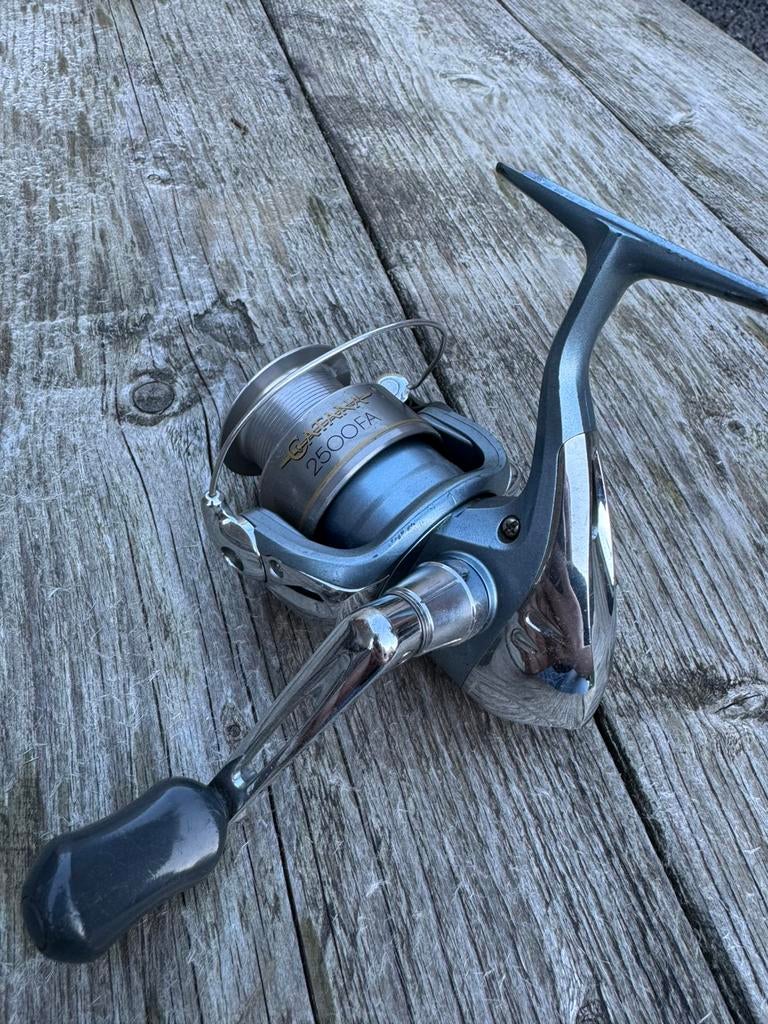 Shimano molen 2500 series, Watersport en Boten, Hengelsport | Algemeen, Ophalen of Verzenden, Gebruikt, Molen