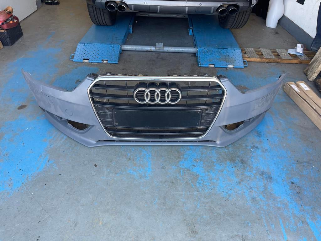 Audi A4 Bumper (modeljaar 2012), Auto-onderdelen, Ophalen, Gebruikt, Voor, Audi