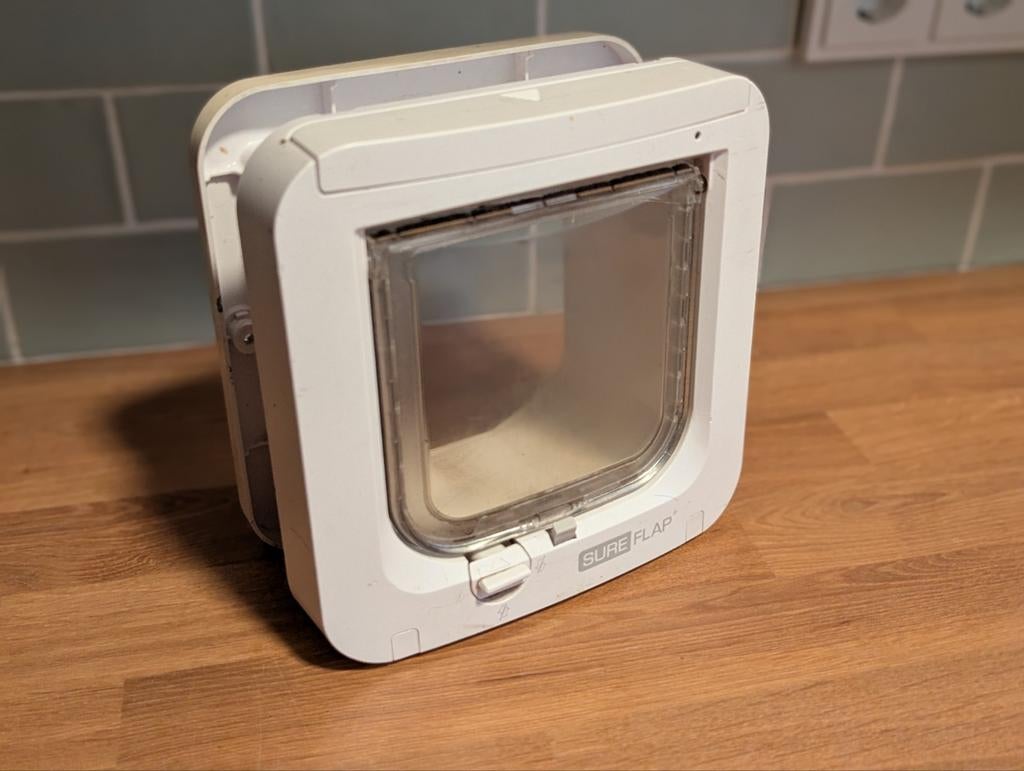 SureFlap microchip kattenluik, Dieren en Toebehoren, Katten-accessoires, Gebruikt, Ophalen of Verzenden