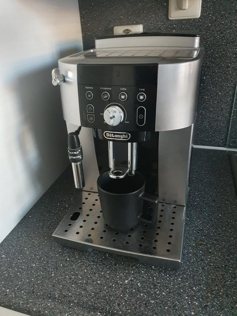 Delonghi volautomaat bonen koffiemachine, Ophalen, Zo goed als nieuw, Koffiemachine, Koffiebonen