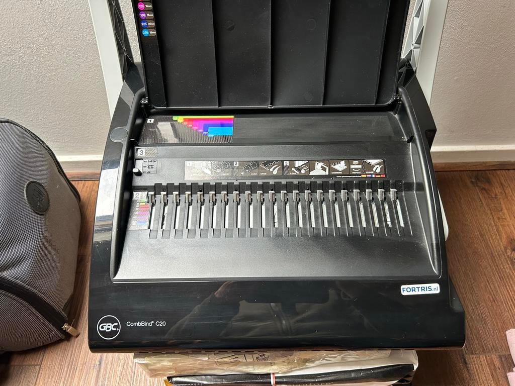GBC CmbiBind C20 bindmachine, Diversen, Ophalen of Verzenden, Gebruikt