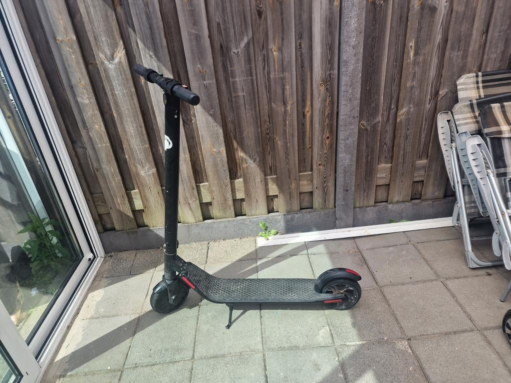 Elektries step SEGWAY, Fietsen en Brommers, Steps, Ophalen of Verzenden, Zo goed als nieuw, Elektrische step (E-scooter)