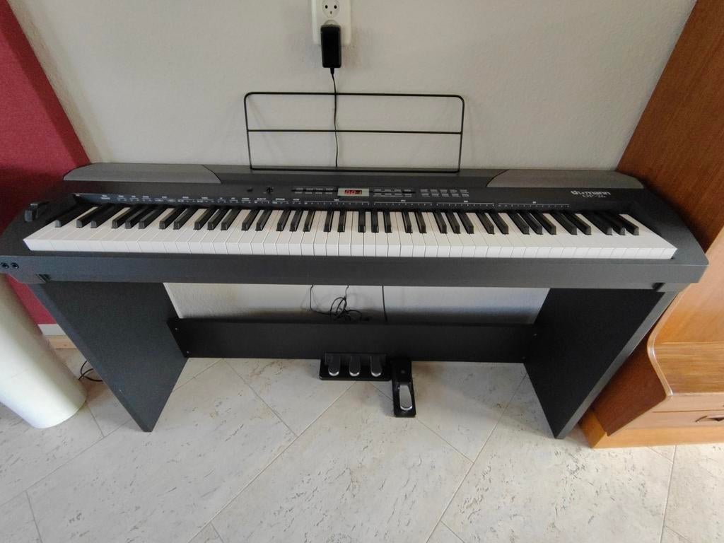 Thomann DP-26 Digitale Piano - ZGAN + Stand + Sustain Pedal, 88 toetsen, Zo goed als nieuw, Midi-aansluiting, Ophalen