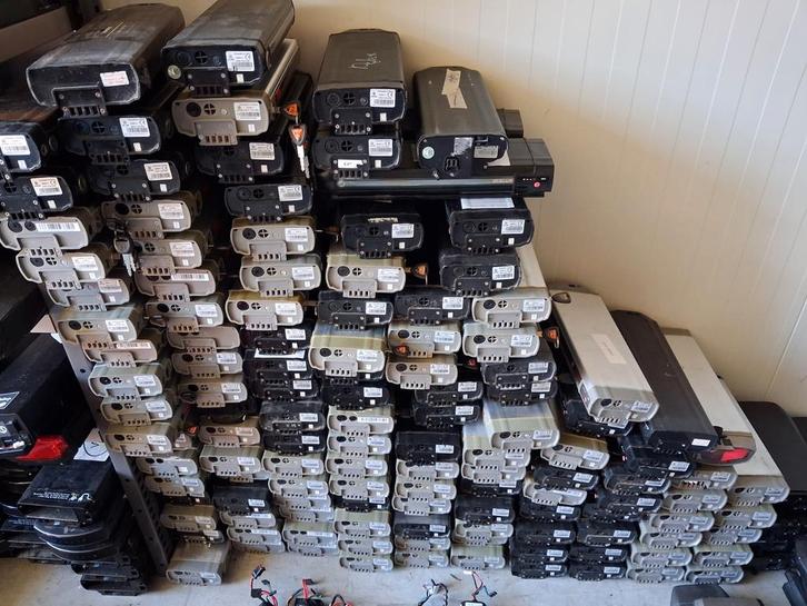 Partij defecte fiets accu's Stella type 2  100 stuks, Fietsen en Brommers, Fietsaccessoires | Fietsaccu's, Gebruikt, Ophalen of Verzenden