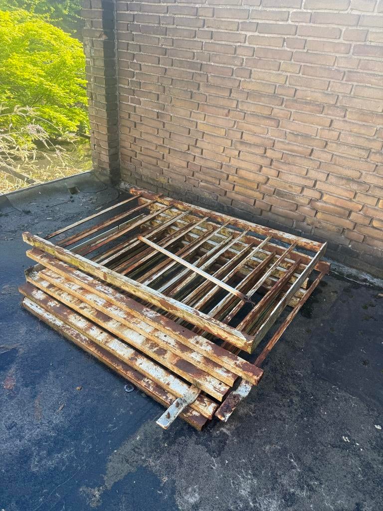 Oud ijzeren balkonhek - Antiek hekwerk voor decoratie, Ophalen, Gebruikt