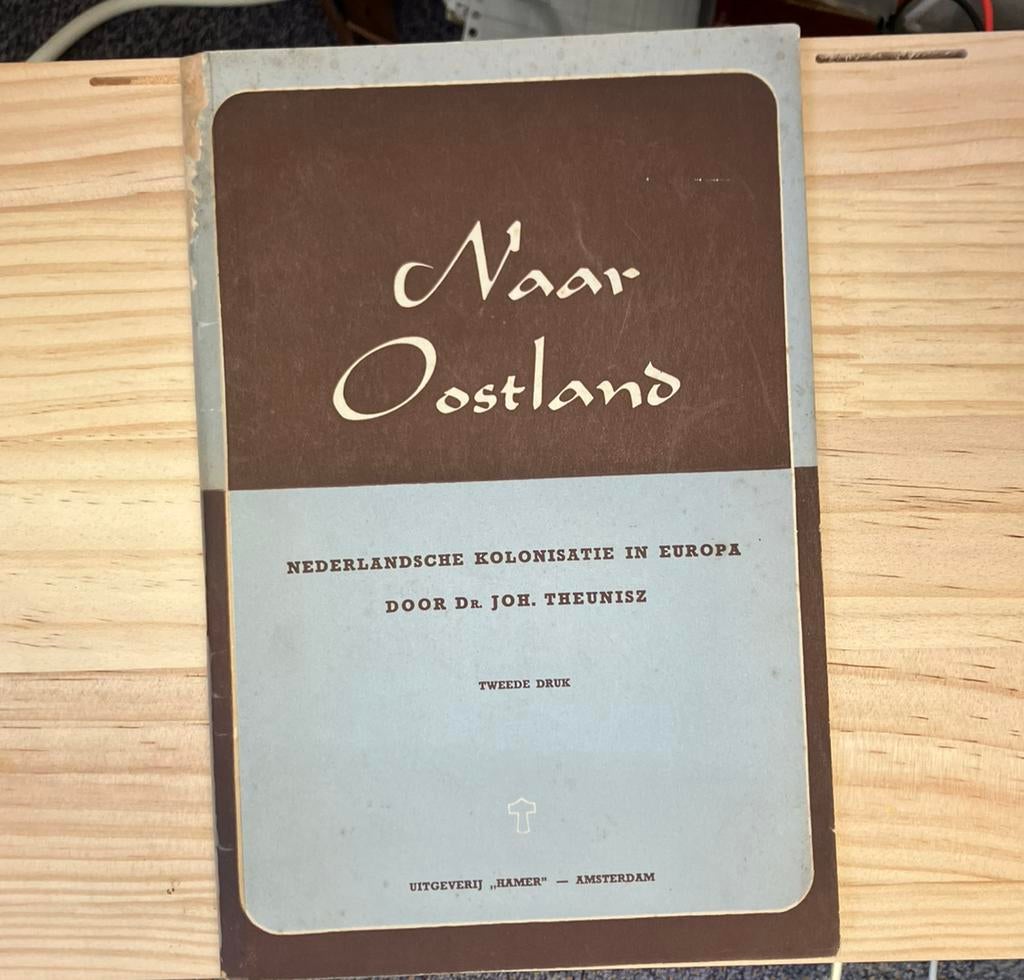 Naar Oostland - Uitgeverij Hamer, Ophalen of Verzenden, Nederland, Boek of Tijdschrift