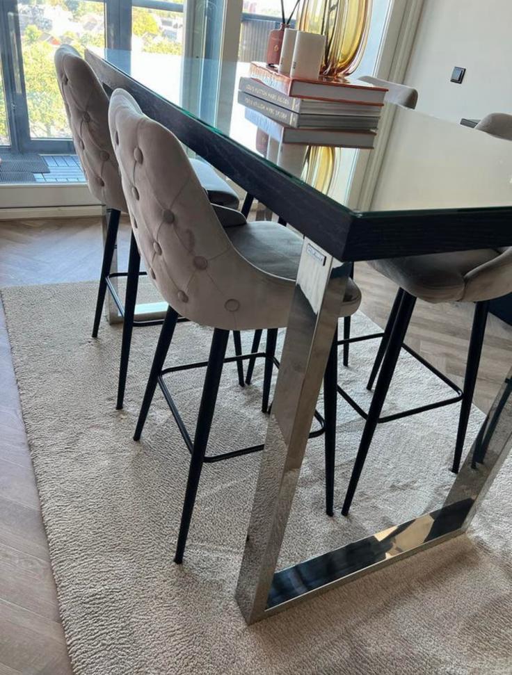 Richmond blackbone bareettafel met eetstoelen, Huis en Inrichting, Barkrukken, Ophalen, Zo goed als nieuw