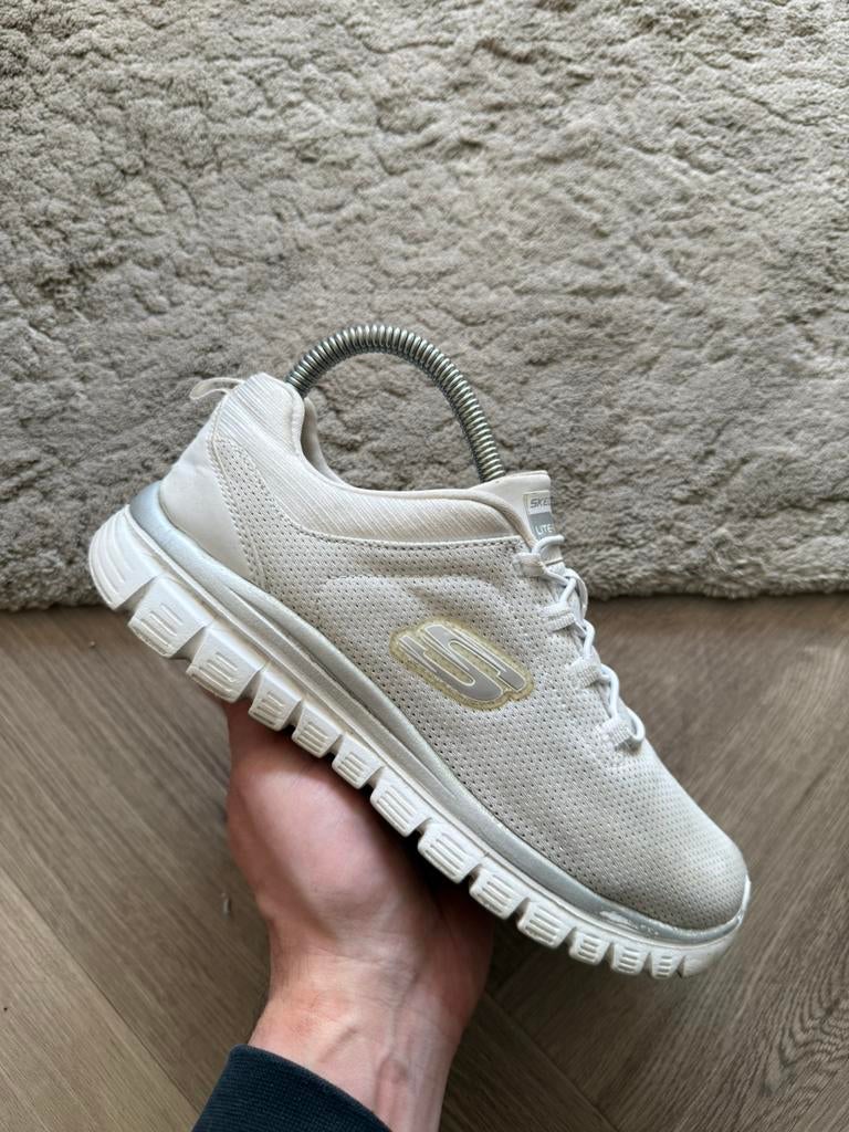 Skechers “slip ons” white 37, Kleding | Dames, Ophalen of Verzenden, Zo goed als nieuw, Wit, Sneakers of Gympen