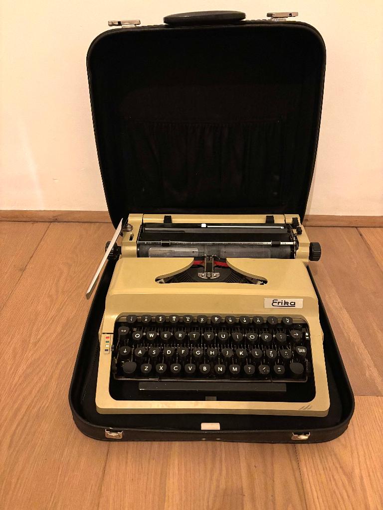 Vintage DDR-typemachine Erika 44, Diversen, Typemachines, Ophalen of Verzenden, Gebruikt