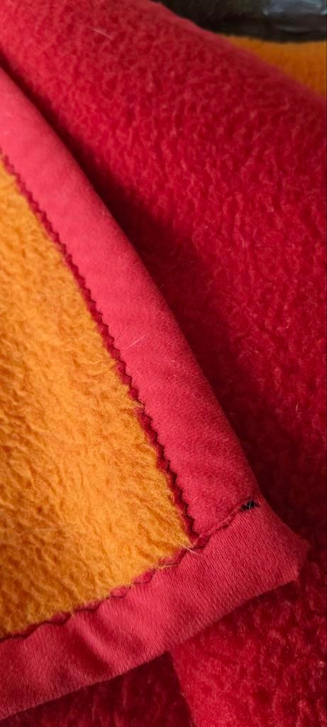 VINTAGE REAL DEKEN ROOD/ORANJE, Verzenden, Gebruikt