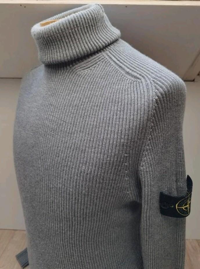 Stone Island Orgineel turtleneck kol trui L Grijs 100% Wol, Kleding | Heren, Maat 52/54 (L), Verzenden, Nieuw, Stone Island