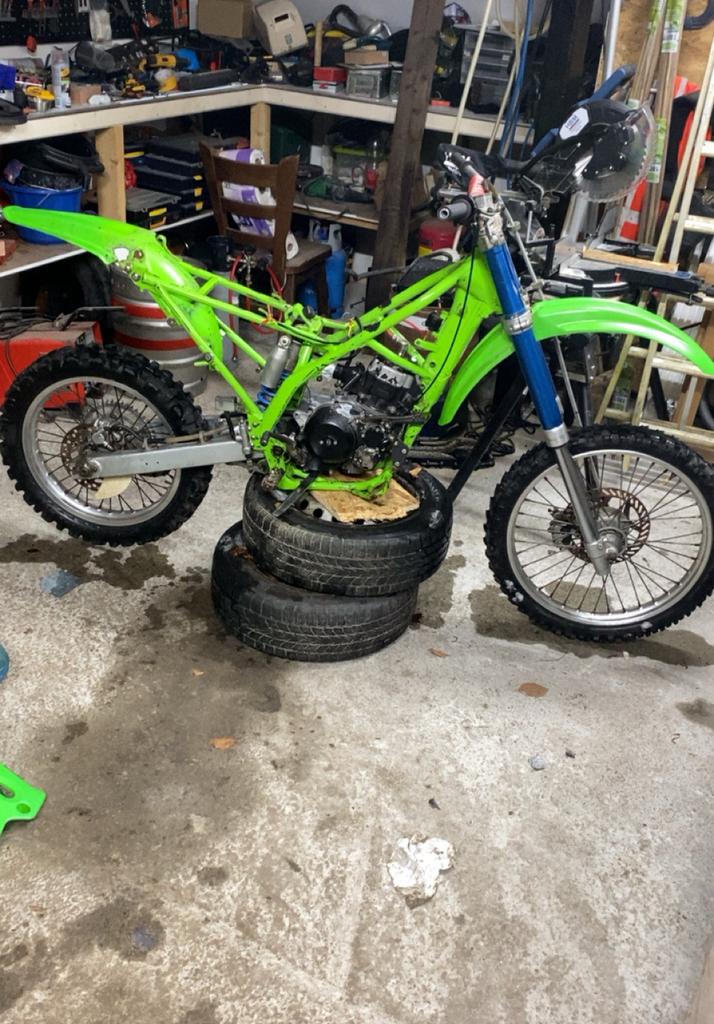 Kawasaki frame en gelira 125cc blok, Ophalen