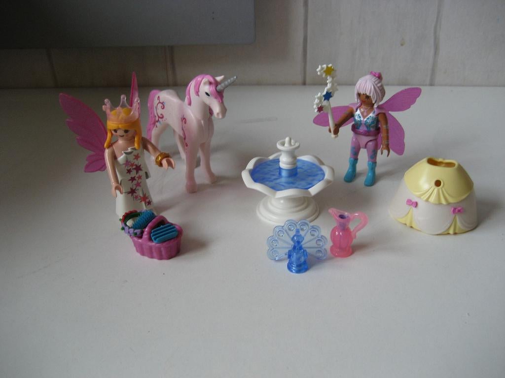 playmobil fairies met eenhoorn bij waterbron, Kinderen en Baby's, Speelgoed | Playmobil, Ophalen of Verzenden, Zo goed als nieuw