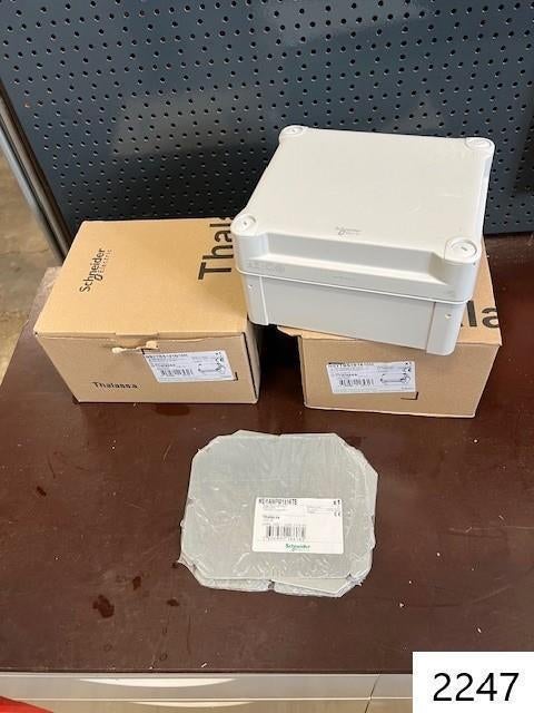 2243. Hensel kast / Schneider kast / grondplaat, Ophalen, Nieuw