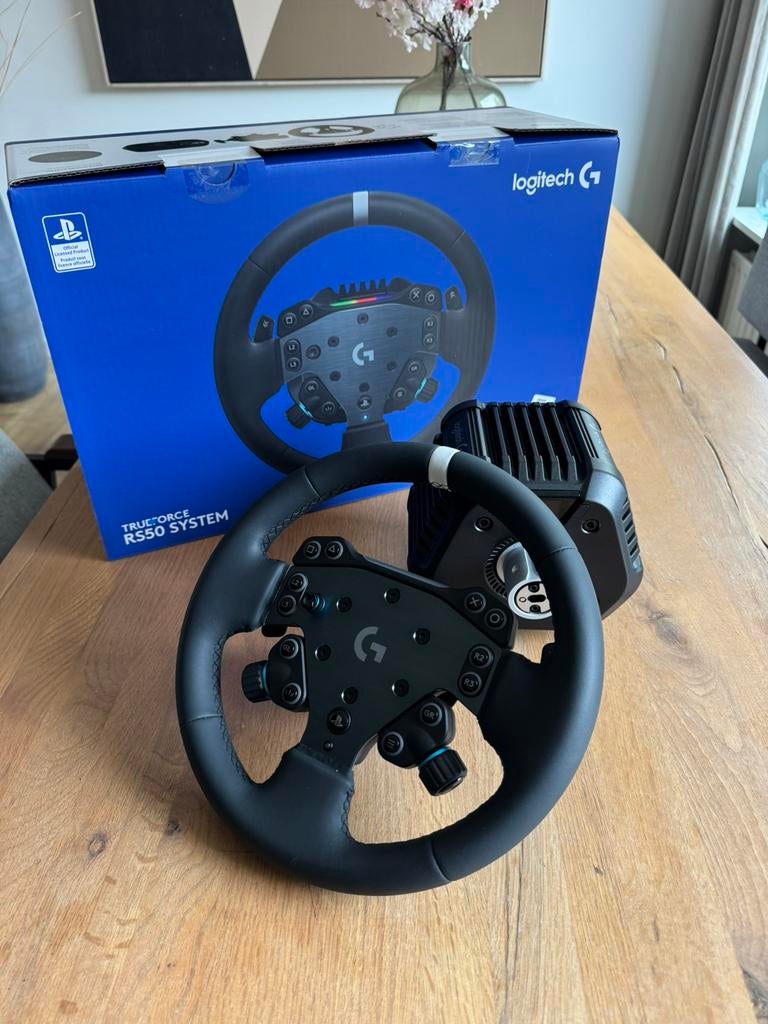 Logitech G RS50 Systeem - PlayStation & PC. ZGAN met doos, Spelcomputers en Games, Ophalen of Verzenden, Zo goed als nieuw, Stuur of Pedalen