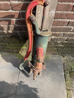 Decoratieve Oude Waterpomp - Vintage Tuindecoratie, Ophalen of Verzenden, Gebruikt, Handmatig, Overige typen