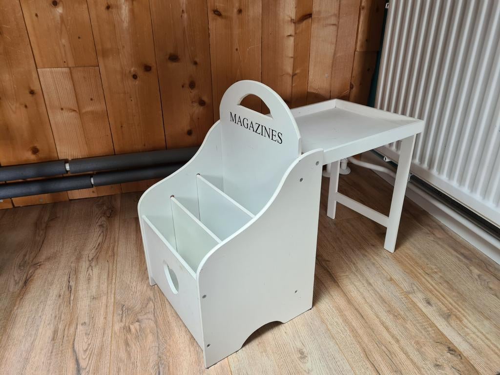 Tijdschriftenbak met uitklaptafeltje - Wit, Huis en Inrichting, Woonaccessoires | Krantenbakken en Lectuurbakken, Ophalen, Gebruikt