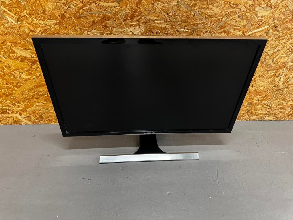 Samsung 28" 4K UHD Monitor U28D590D Haarscherp Beeld! - ReK4, Samsung, Hoofdtelefoonaansluiting, DisplayPort, 60 Hz of minder