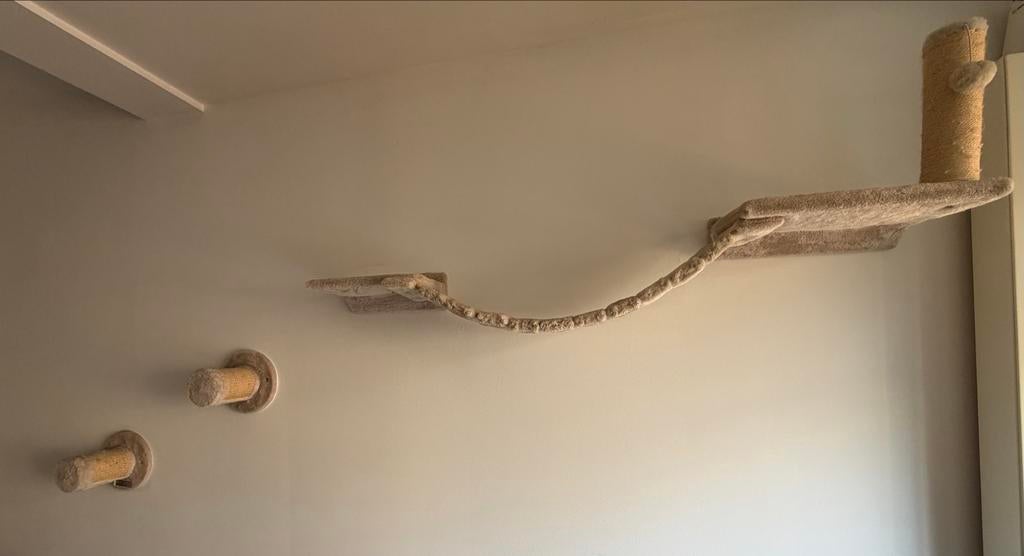 Wall Mount Cat Playground, Ophalen, Zo goed als nieuw