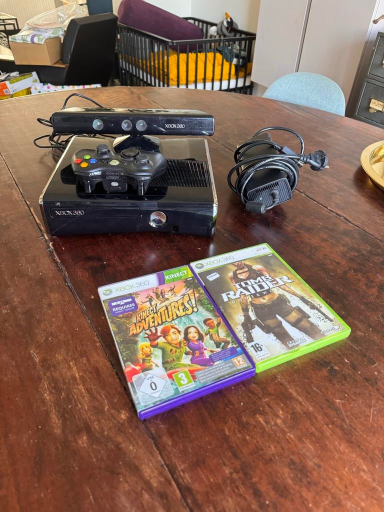 Xbox 360 Slim met Kinect en controller, Ophalen, Met kinect, Met 1 controller, Gebruikt