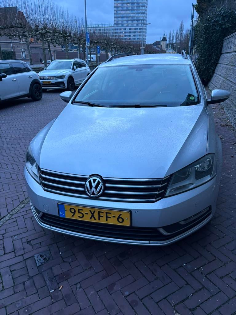 Volkswagen Passat 1.4 TSI 90KW Variant DSG 2011 Grijs, Auto's, Volkswagen, 122 pk, 750 kg, 16 km/l, 1400 kg