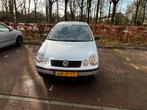 Volkswagen Polo 1.4 55KW 2002 Grijs, Auto's, Voorwielaandrijving, 4 cilinders, Origineel Nederlands, Handgeschakeld