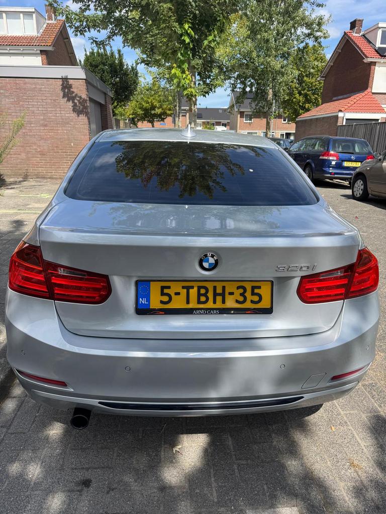 BMW 3-Serie 2.0 320I 125KW EDE 2013 Grijs, Auto's, BMW, Bedrijf, 3-Serie, Benzine, A, Sedan, Handgeschakeld, Origineel Nederlands