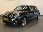 MINI Mini 1.5 Cooper SEVEN Salt Bns. Mooi ! (bj 2017), Auto's, 136 pk, Gebruikt, 4 stoelen, Leder en Stof