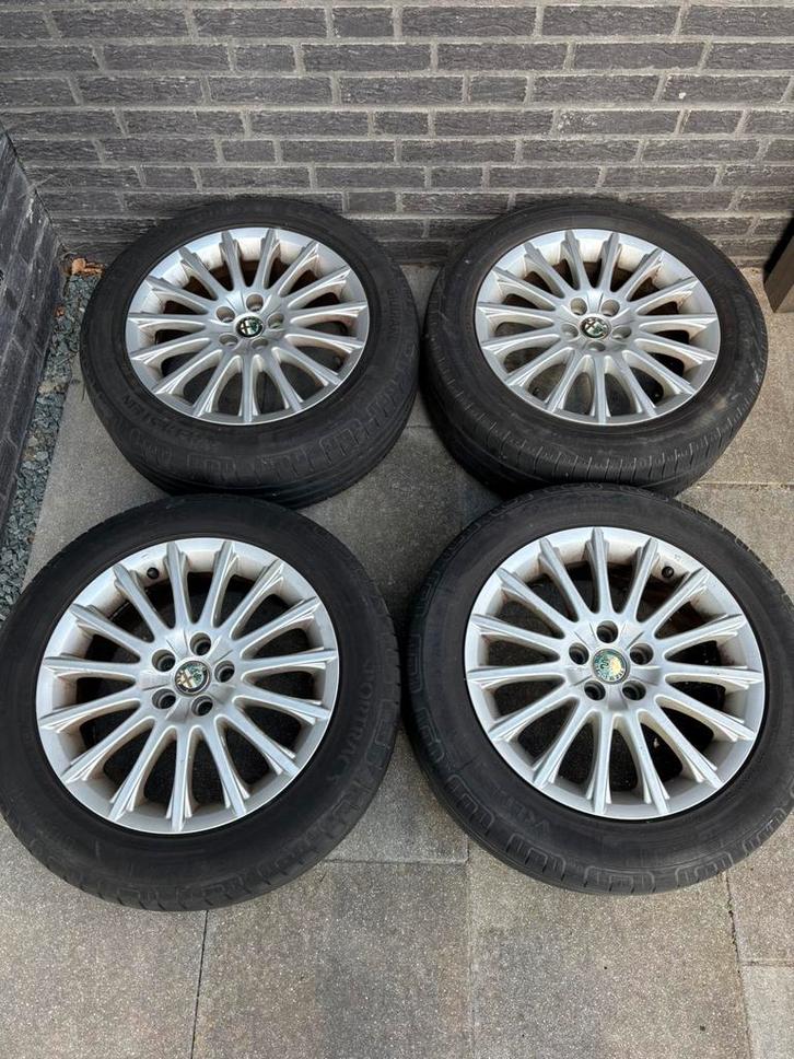 Alfa Romeo OEM sportvelgen 15 spaaks met zomerbanden, Auto-onderdelen, Banden en Velgen, Banden en Velgen, Zomerbanden, 16 inch