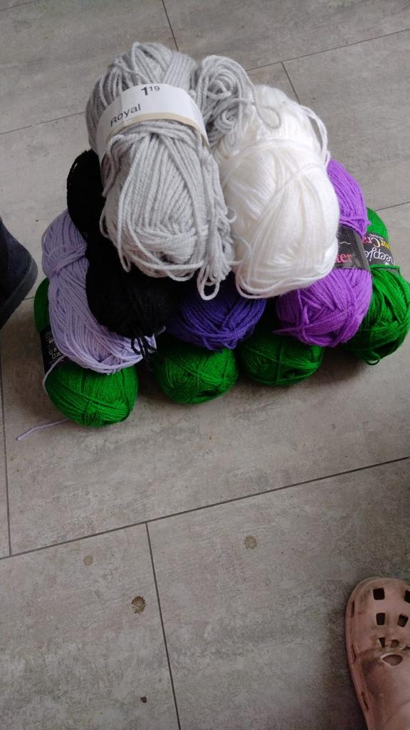 Color craft 5 bollen en restjes, Hobby en Vrije tijd, Breien en Haken, Ophalen, Zo goed als nieuw, Breien of Haken, Wol of Garen