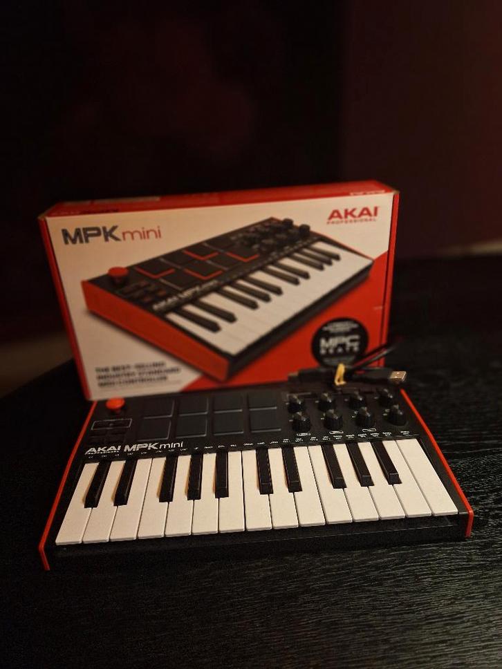 AKAI MPK mini keyboard - Zo Goed Als Nieuw, Muziek en Instrumenten, Midi-apparatuur, Zo goed als nieuw, Ophalen