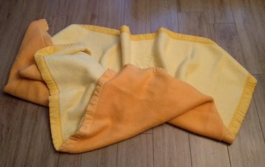 Origineel vintage wollen deken oranje geel 1.65 x 2.20 mtr, Gebruikt, Overige kleuren, Tweepersoons, Ophalen of Verzenden
