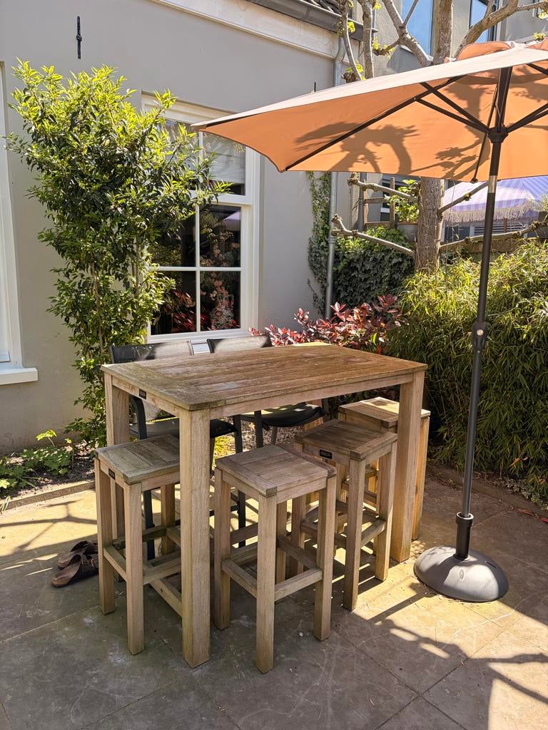 Rough bartafel met 4 krukken en 2 hoge stoelen, Ophalen, Gebruikt, Rechthoekig, Hout