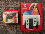 Nintendo Switch oled inclusief Pro controller, Spelcomputers en Games, Spelcomputers | Nintendo Switch, Ophalen of Verzenden, Zo goed als nieuw