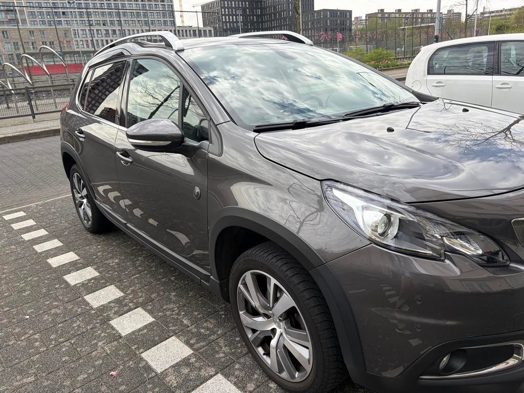 Peugeot 2008 1.2 VTI 81KW Eat6 2018 Grijs, Auto's, Peugeot, 1250 kg, 1199 cc, 610 kg, 1125 kg