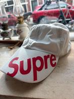 Authentieke Supreme witte pet met rood logo, Kleding | Dames, Hoeden en Petten, Ophalen of Verzenden, Gedragen, One size fits all