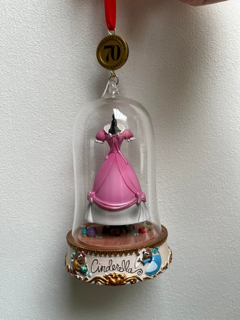 Disney Cinderella jurk glas legacy ornament, Ophalen of Verzenden, Nieuw, Beeldje of Figuurtje