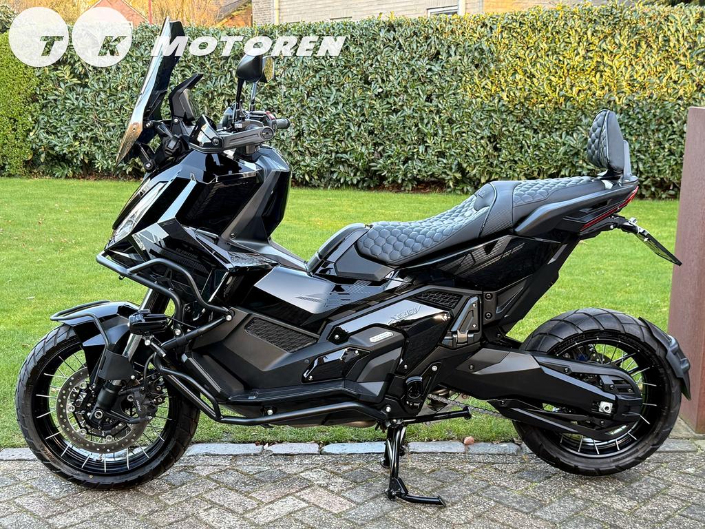 ⭐️ 2025 CUSTOM Honda XADV 750 TK BLACK EDITION CARPLAY BTW, Motorrijbewijs A, Bedrijf, Meer dan 35 kW, 2 cilinders