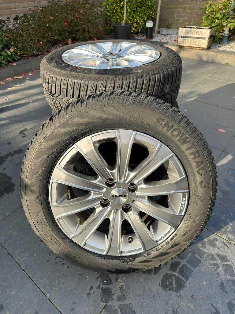 Set winterbanden met lichtmetalen MOMO velgen 15”, Auto-onderdelen, Banden en Velgen, Ophalen, Gebruikt, 15 inch, Banden en Velgen