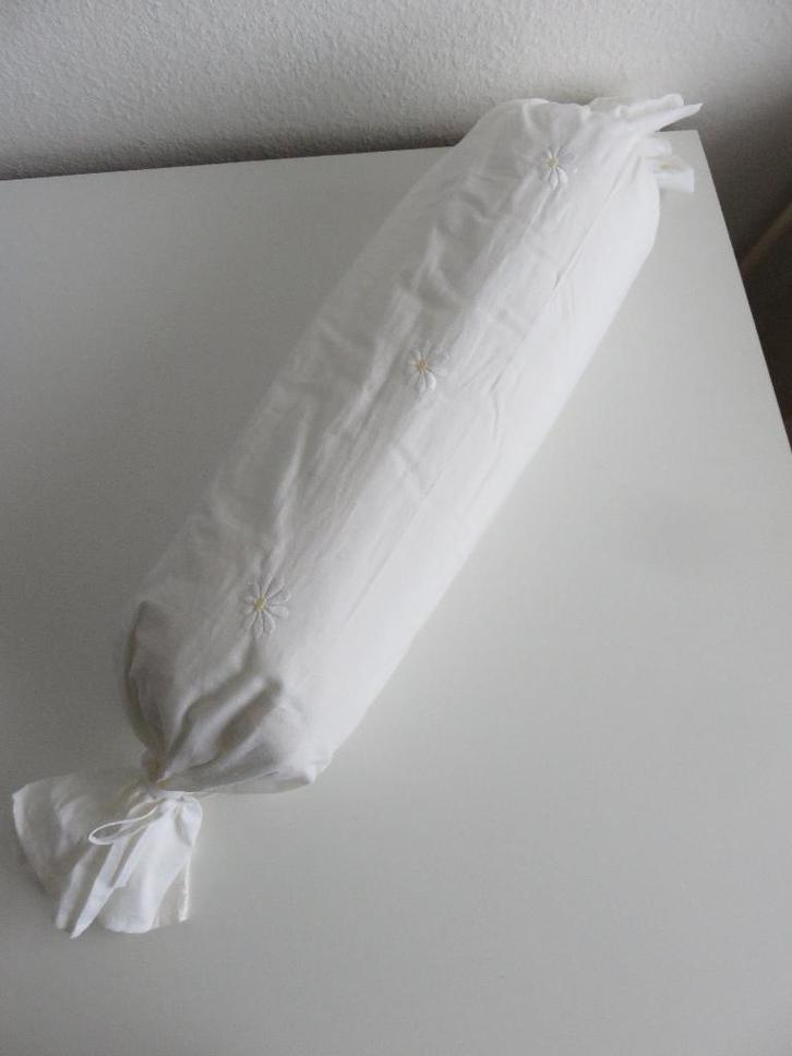 De Bijenkorf Nekrolkussen met VanDyck kussensloop bloemen, Huis en Inrichting, Slaapkamer | Beddengoed, Zo goed als nieuw, Kussen