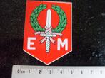 sticker EM logo eerste divisie embleem 7 december leger, Verzamelen, Verzenden, Zo goed als nieuw, Bedrijf of Vereniging