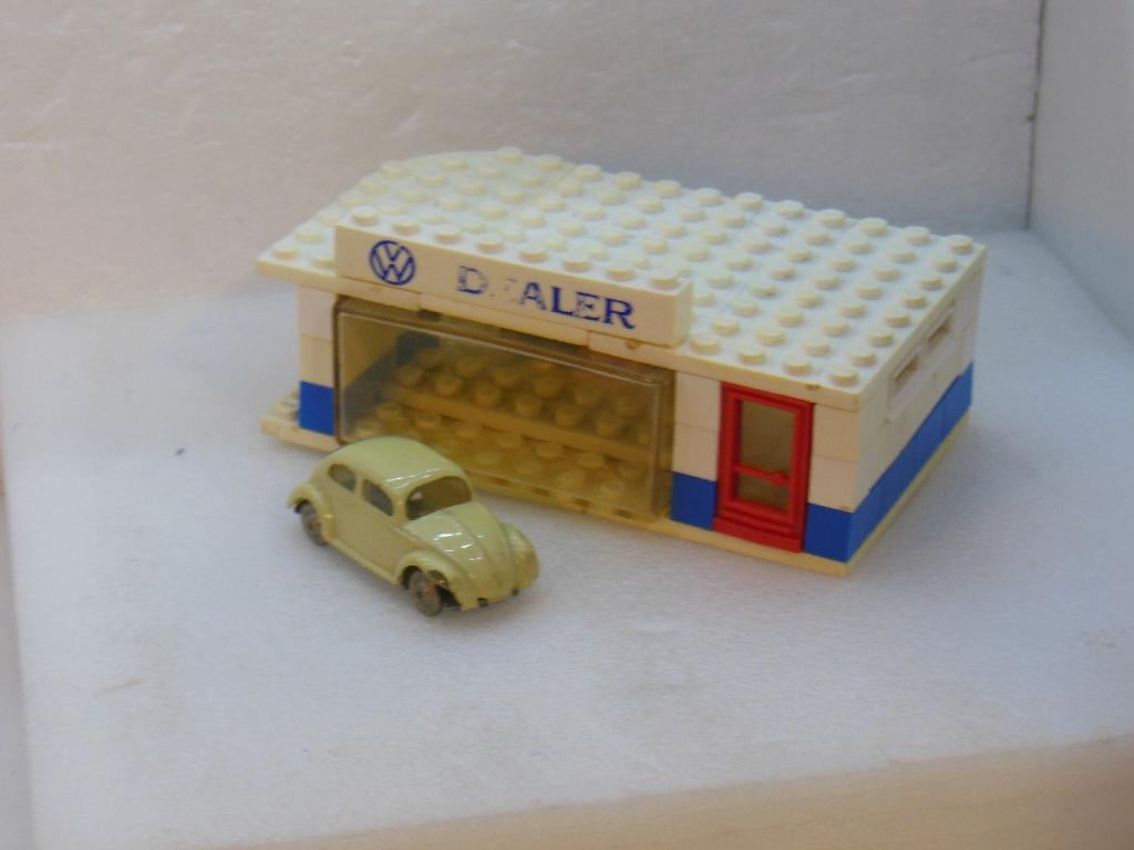 LEGO 307 - Garage/Showroom VW DEALER + Kever (lang), Hobby en Vrije tijd, Modelauto's | 1:87, Ophalen of Verzenden, Gebruikt, Auto