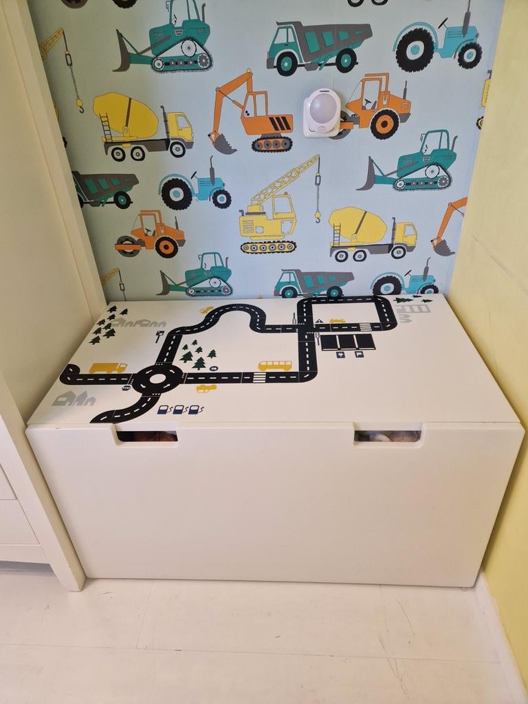 Ikea Stuva tafeltje met lade en 2 witte Mammut stoeltjes, Ophalen, Tafel(s) en Stoel(en)